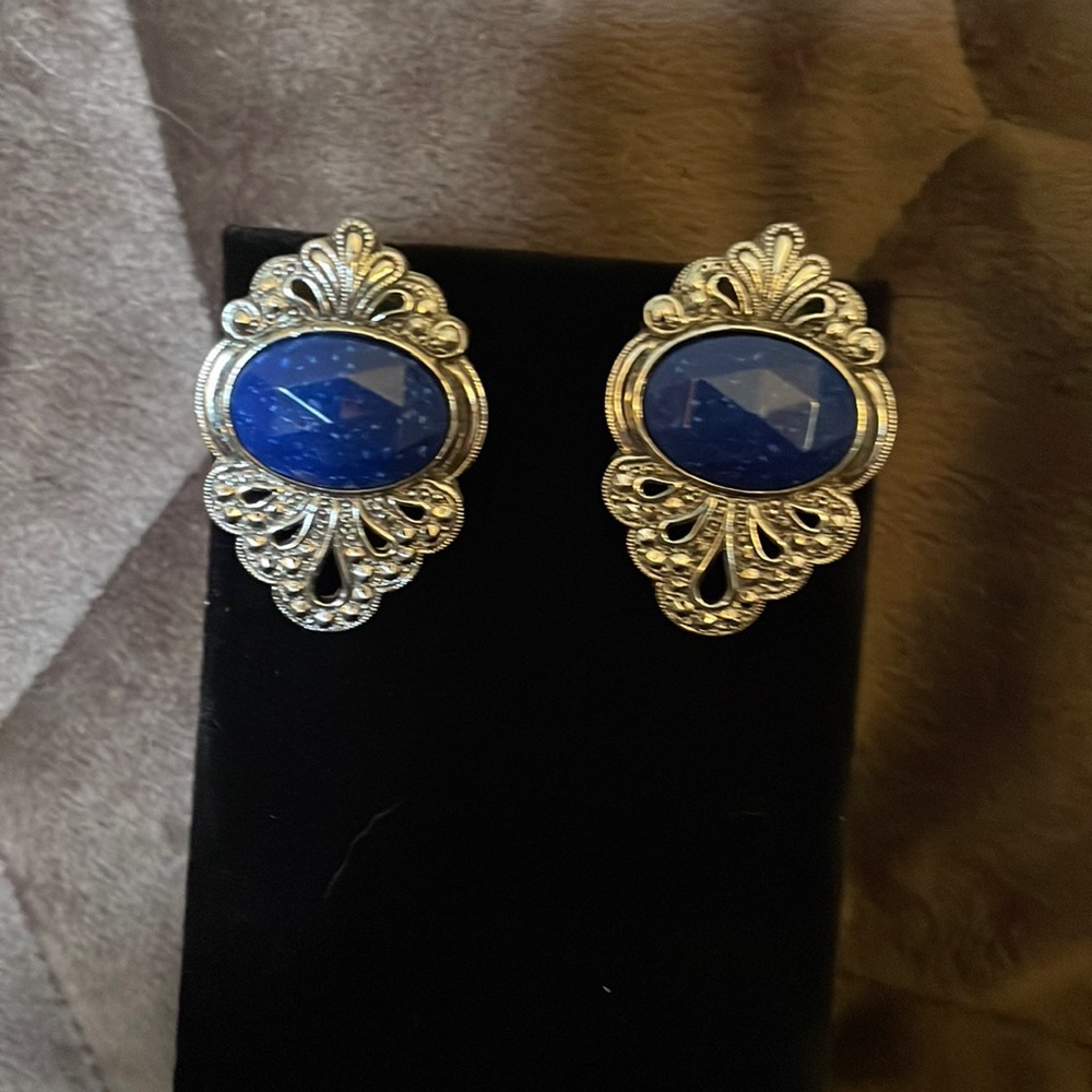 Fashion jewelry pierced earrings
